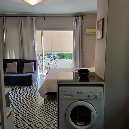32 In Chalandri * Athens